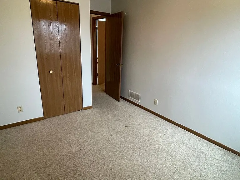 1210 Clover Ridge Ct — Photo 13