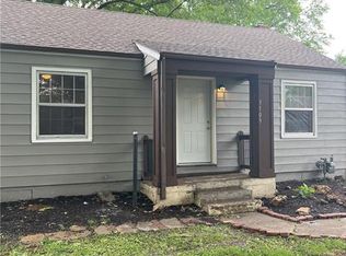 3109 NE 56th St, Kansas City, MO 64119