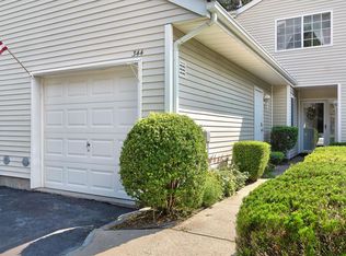 344 Colonial Cir, Manorville, NY 11949