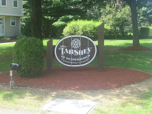 Rarely available 2-3 Bedroom Townhouse