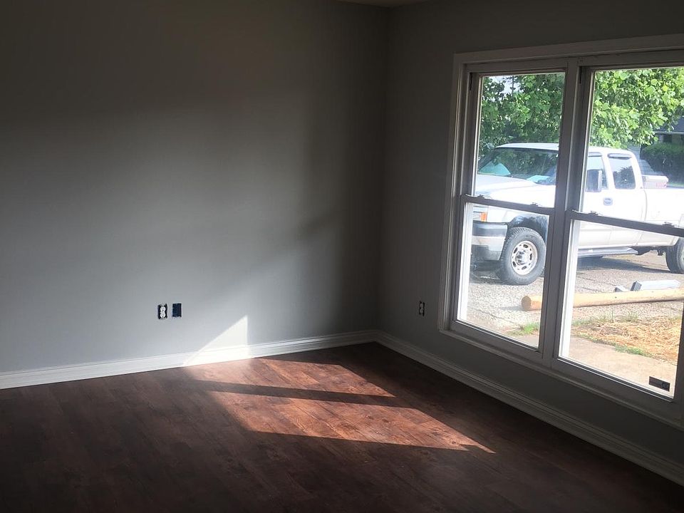 2nd image of 2204 Dickey Dr