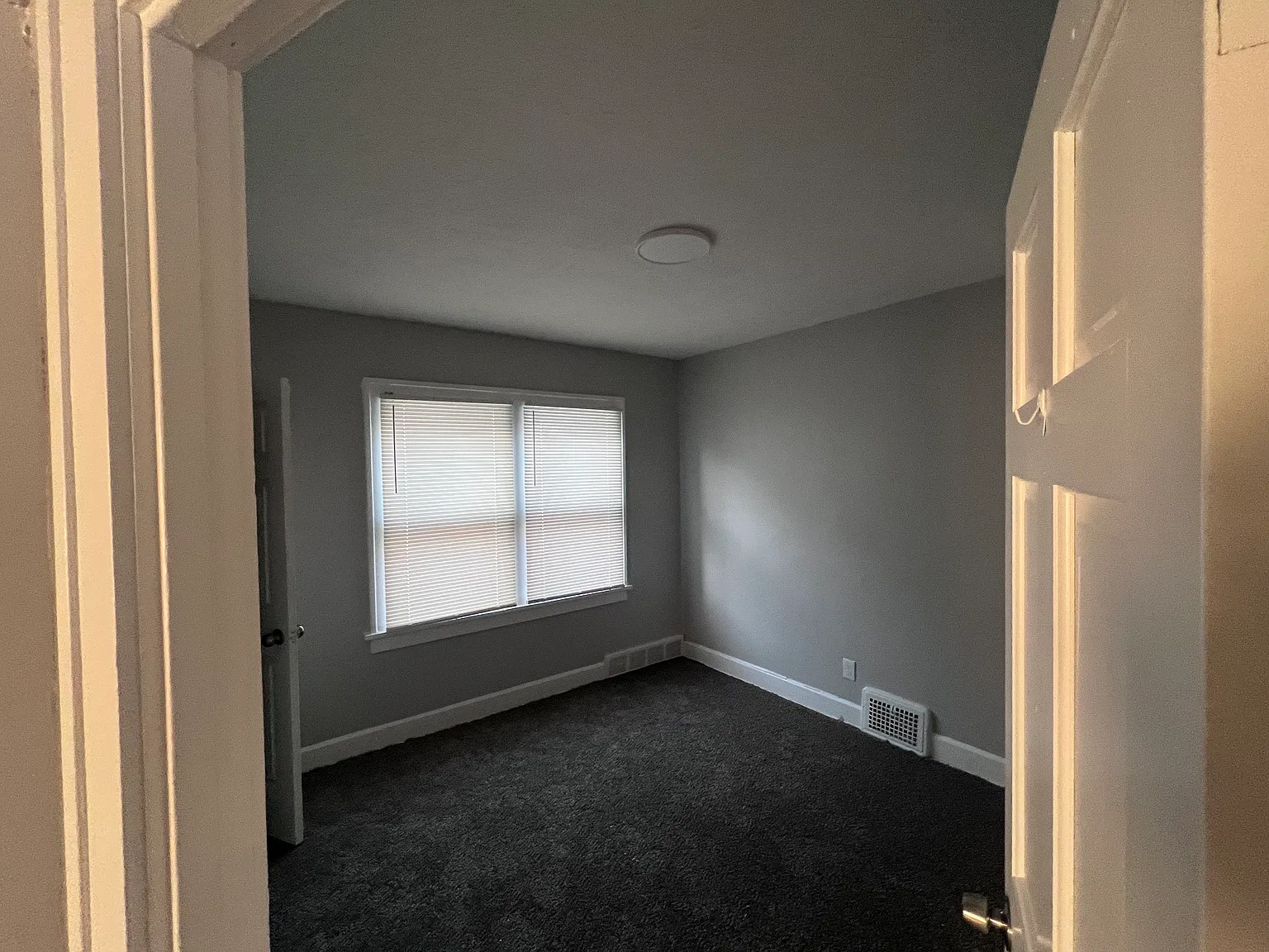 1748 Catalpa Rd — Photo 4