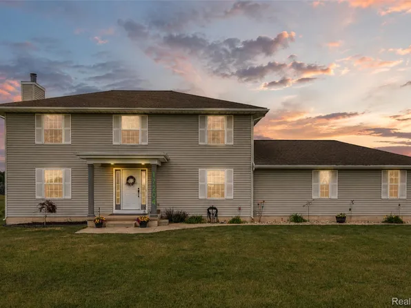 17204 Country Ln, Manchester, MI 48158