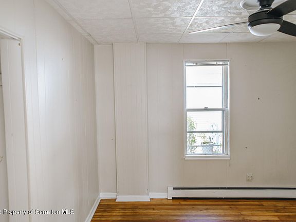 5th image of 2224 Capouse Ave