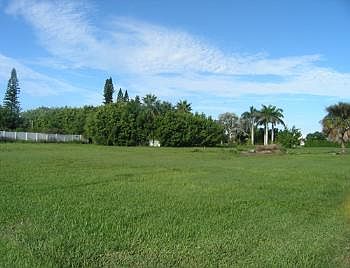 3rd image of 444 N Collier Blvd