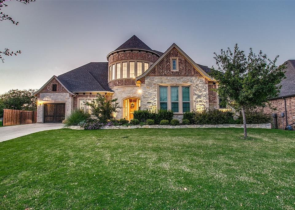 Stunning Home on a Hilltop in Heritage Bluffs; Meticulously Loved and Maintained 5 Bedroom, 5.5 Bath, Boasting Gorgeous Amenities