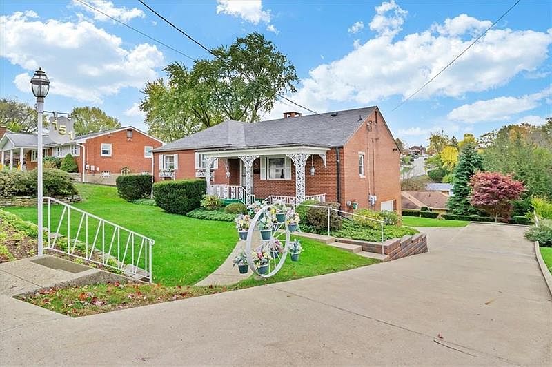1st image of 151 Saint Rose Dr