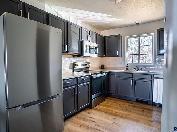 3rd image of 3072 E Bragstad Dr