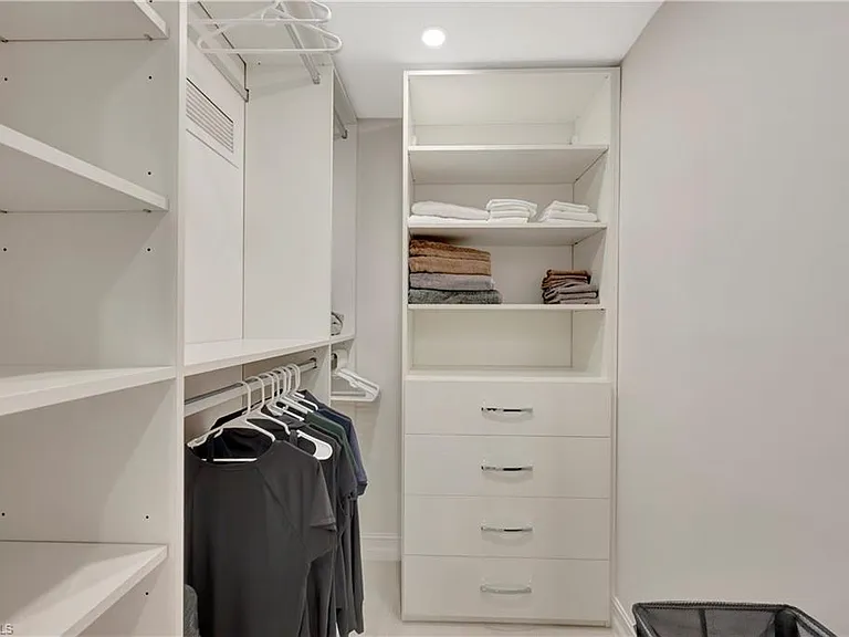 2258 Gulf Shore Blvd N #O1 — Photo 22