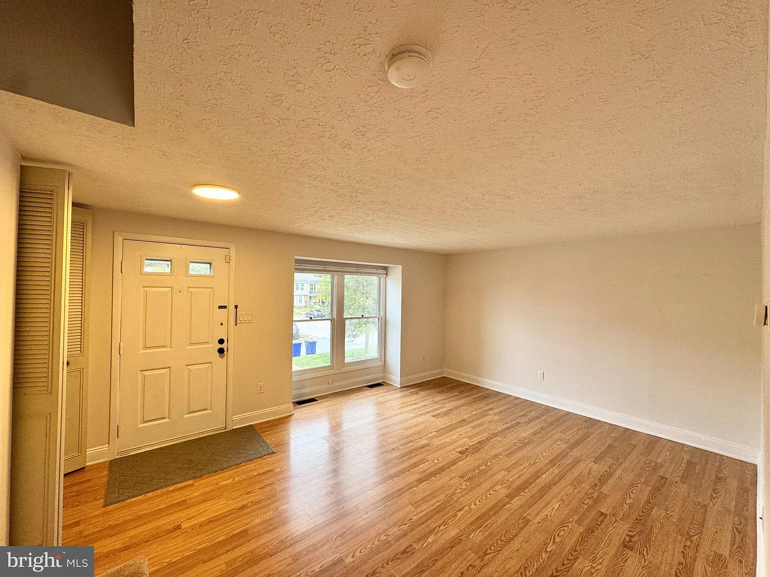 2 bed, 3.5 bath, 2280 sqft, $2,700 — Photo 2