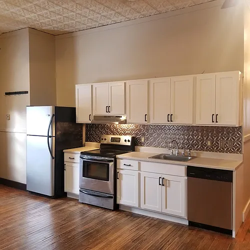 25 W Main St Photo 1