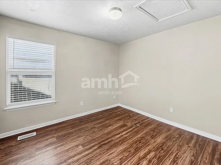 7128 N Kiowa Pkwy — Photo 11
