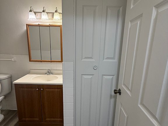 4th image of 814 11th Ave SE APT 203