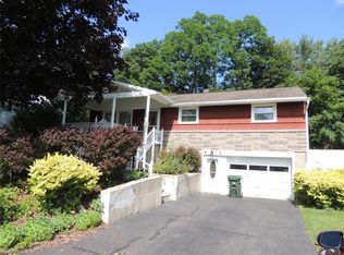 12 Clarendon Dr, Binghamton, NY 13901