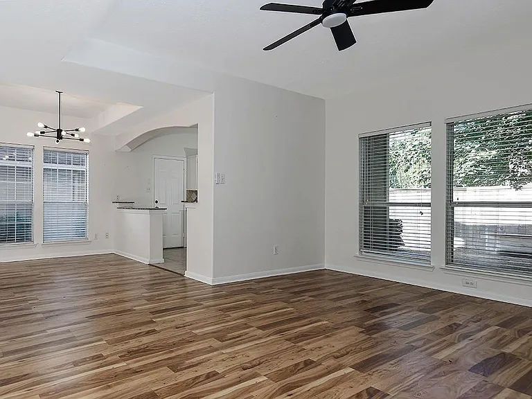 35 S Avonlea Cir — Photo 7
