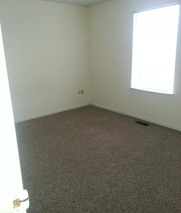 2nd image of 2401 Crew Cir