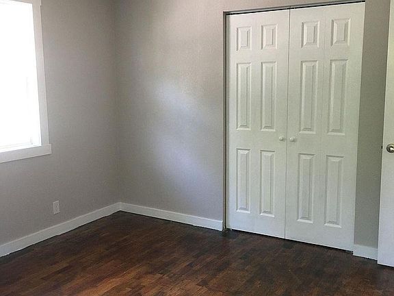 3rd image of 800 Shawnee St #800