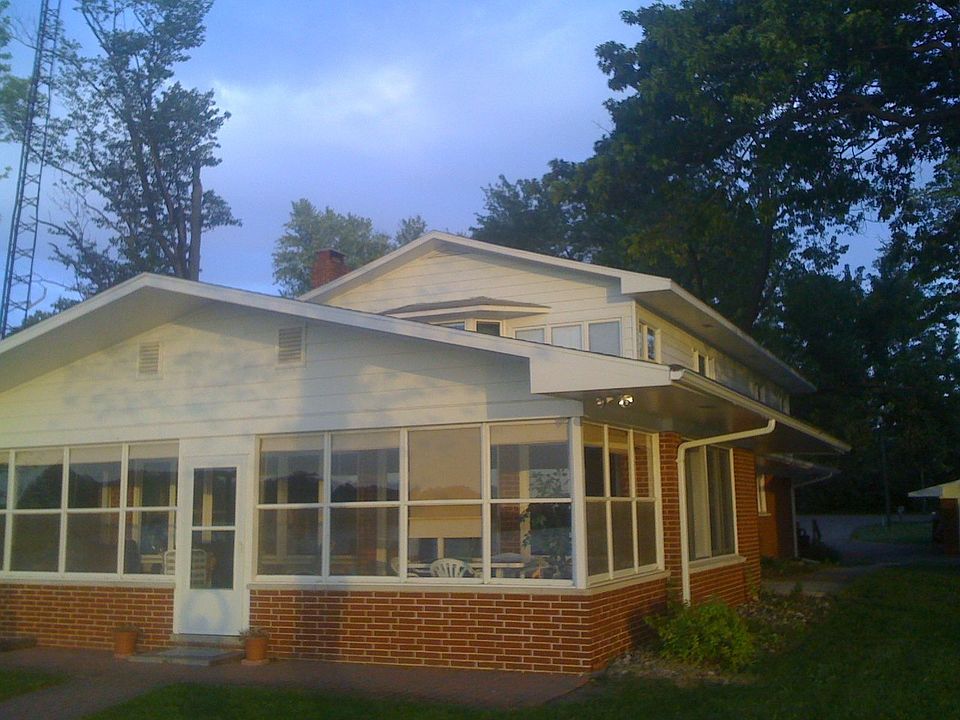 1st image of 44444 Woodman Dr
