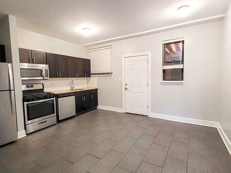 5527-5537 S Everett Ave — Photo 36