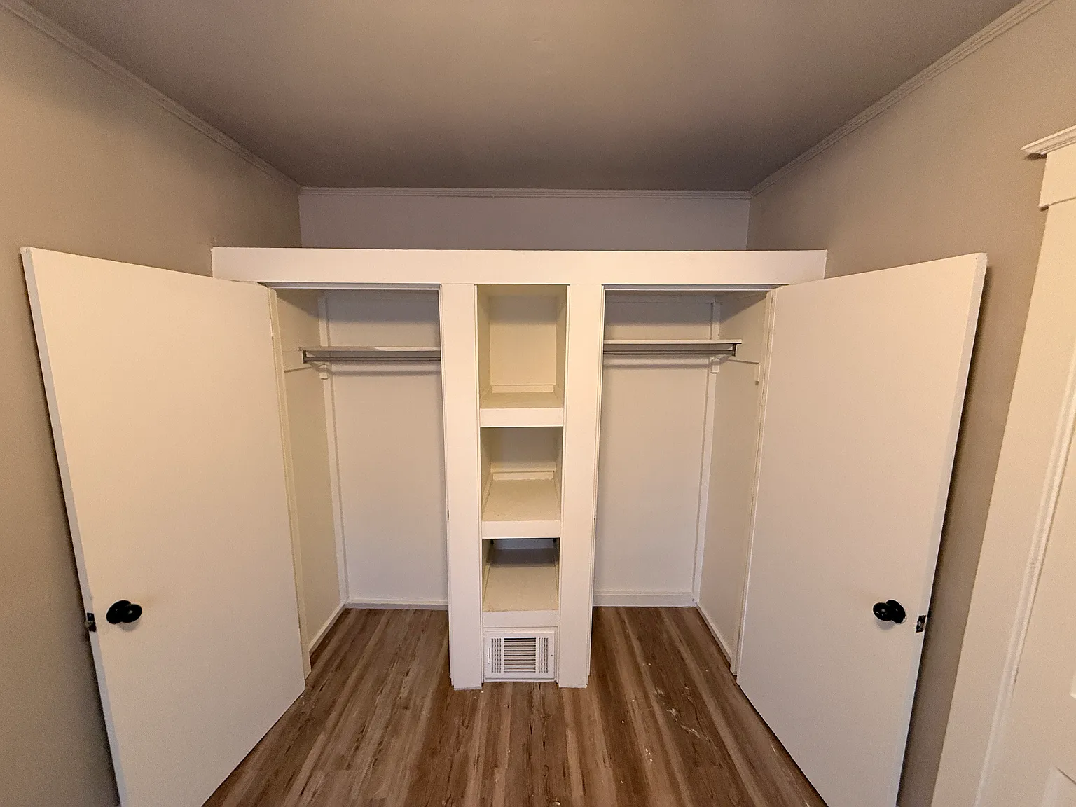2 bed, 900 sqft, $1,500 — Photo 2