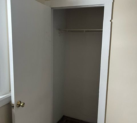5th image of 105 Irene St Floor 1