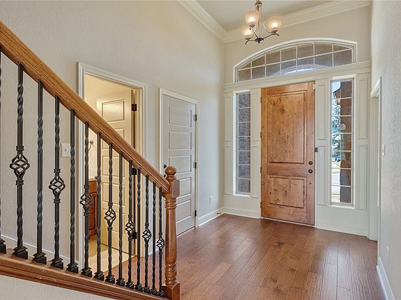 2nd image of 4049 Crestmont Dr