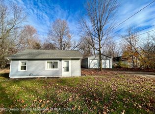 323 S Watkins St, Perry, MI 48872