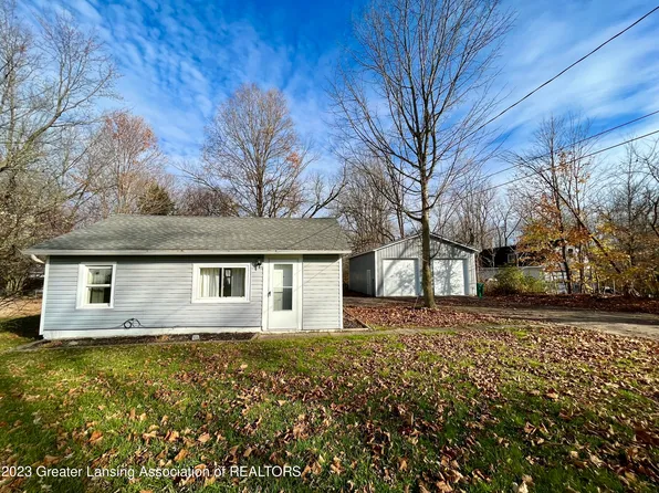 323 S Watkins St, Perry, MI 48872