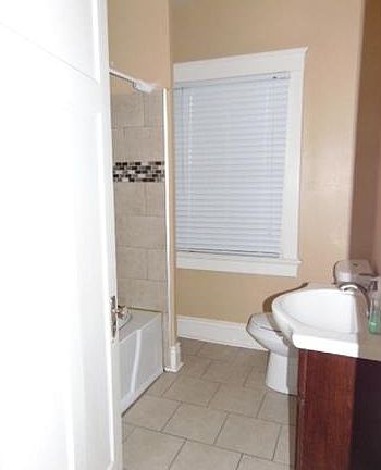 5th image of 525 Elmira Ave