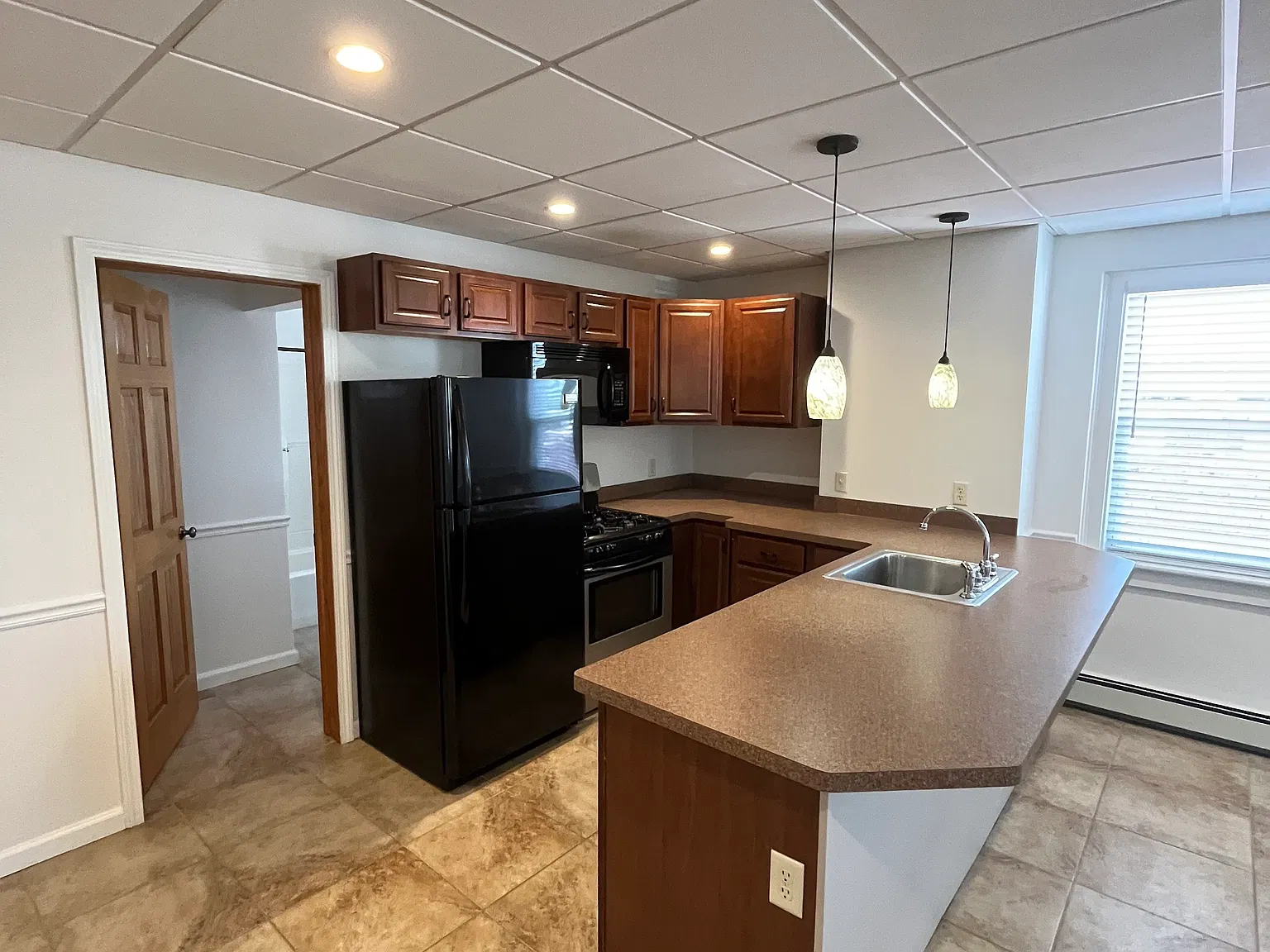 1 bed, 850 sqft, $1,625 — Photo 1