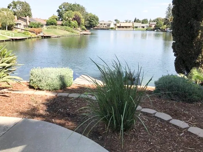 7134 Lighthouse Dr — Photo 2