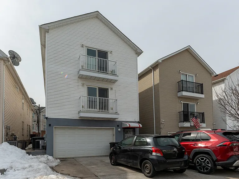 260 Custer Ave #2 — Photo 10