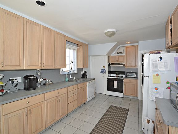 5th image of 34 Nirvana Ave
