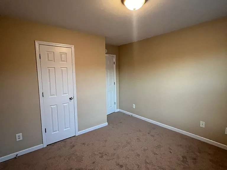 321 Village Dr — Photo 16