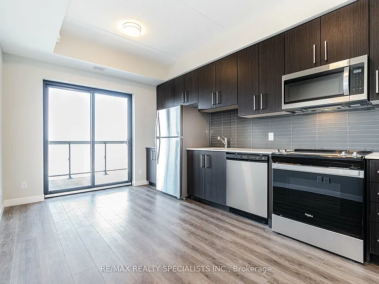 15 Queen St S #2206 — Photo 7