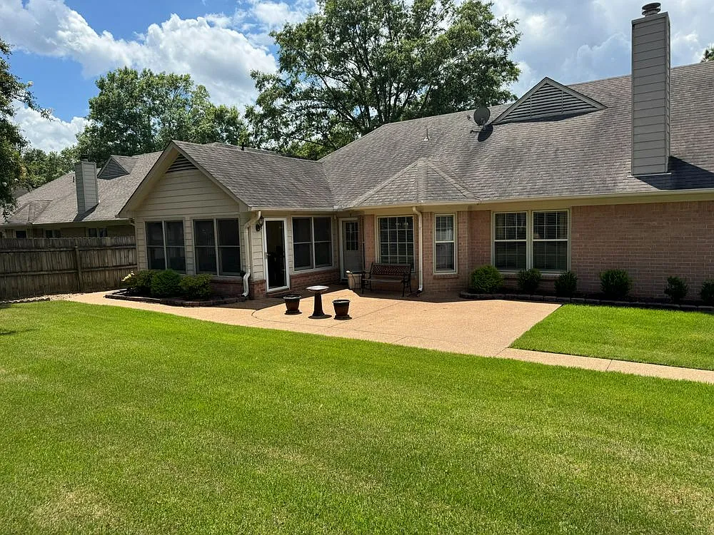 3 bed, 2338 sqft, $2,500 — Photo 3