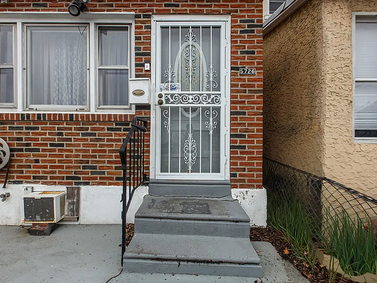 5726 Jackson St #1 — Photo 1