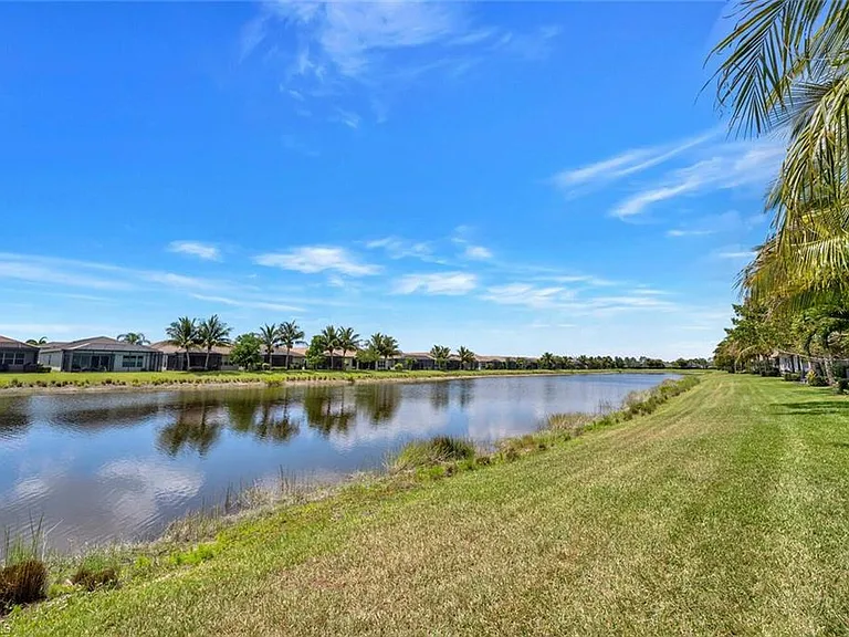 28496 Burano Dr — Photo 26