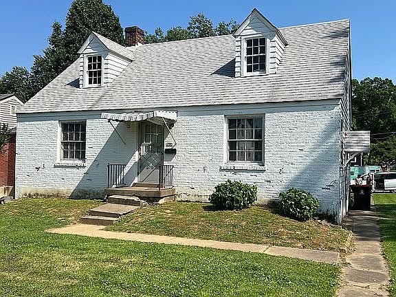 2nd image of 1000 Parkway Dr