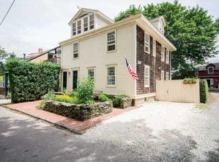 5 Vicksburg Pl, Newport, RI 02840