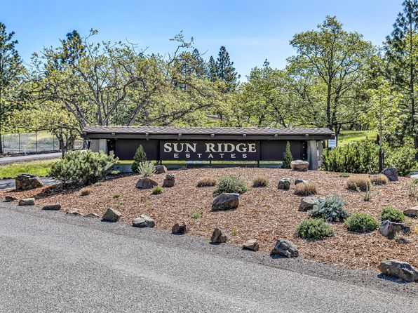 6776 Laurel Crest Dr, Medford, OR 97504