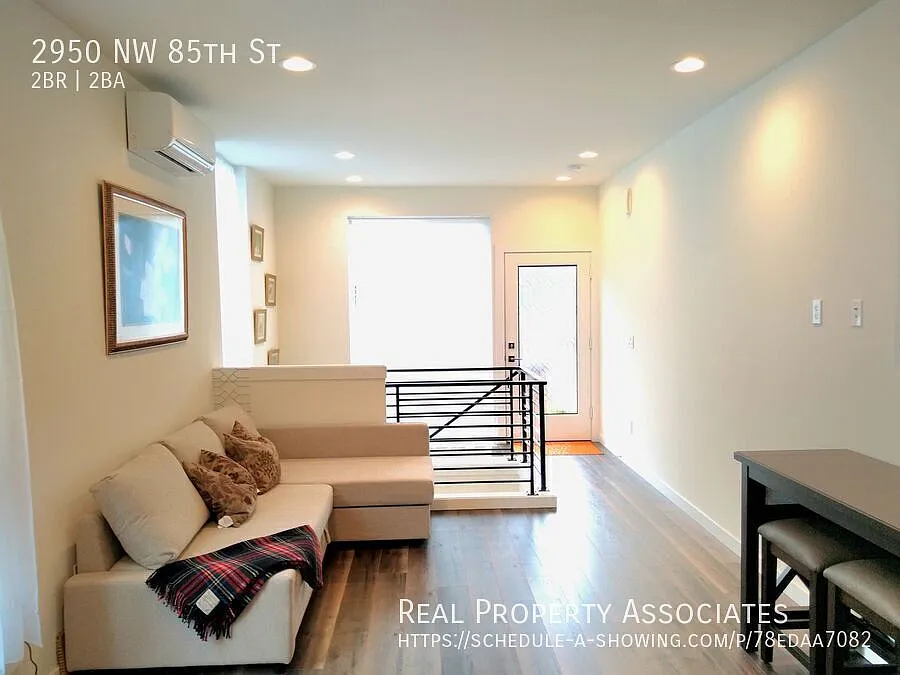 Ballard Townhouse — Photo 4