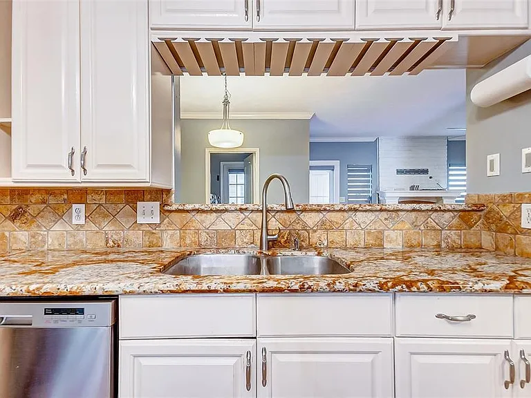 10716 Briar Forest Dr #30 — Photo 8
