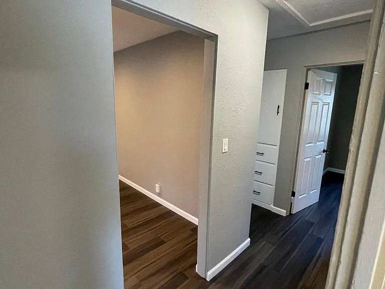 2322 Hosmer St — Photo 8