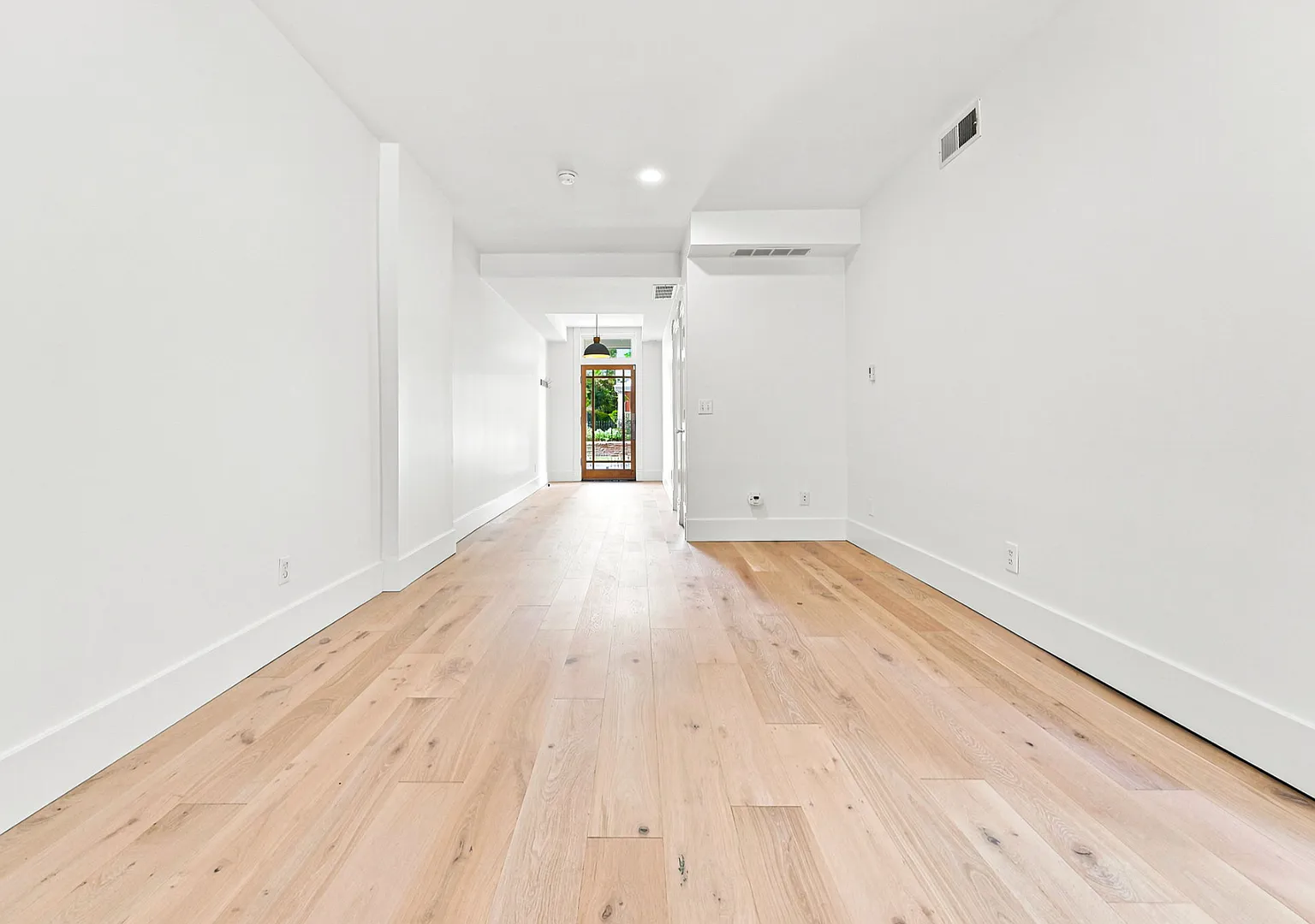 Stylish Completely Remodeled LoHi 2BD/2BA — Photo 2