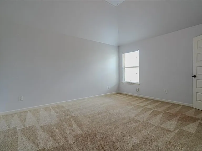 921 Prather Ct — Photo 15