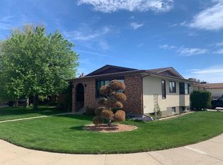 1813 W Elm Rd S, Lethbridge, AB T1K4X5