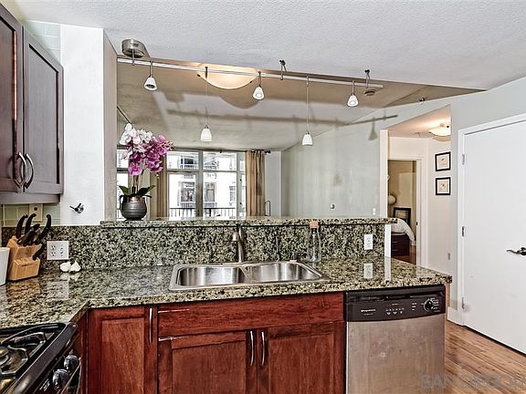 3rd image of 530 K St Unit 401