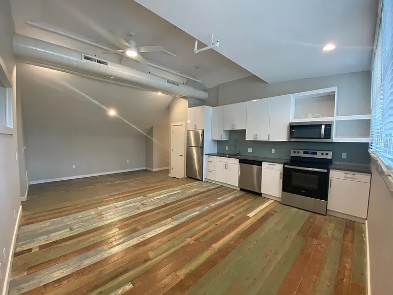 The Marine Residence — Photo 4