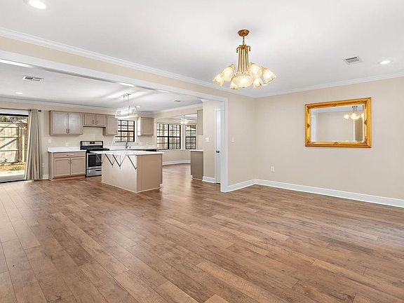 4th image of 109 Dogwood Dr